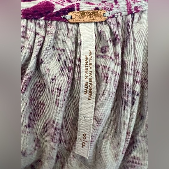 2/$30Free People Boho Top- one shoulder- sleeveless- pink and purple print - Picture 9 of 10